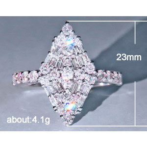 Elegante anello a rombo in tonalità argento per donna, gioielli alla moda con design intarsiato scintillante - Product Image 5
