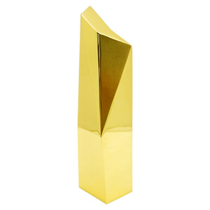 Trophée pyramidal en métal sur mesure 280x120mm gravé au laser pour récompenses d'entreprise et célébrations d'anniversaire - Product Image 2