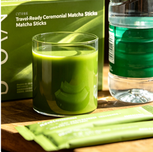 Poudre de thé vert matcha de qualité supérieure pour la pâtisserie, les lattes, les smoothies, vente en gros, 100% matcha biologique pur - Product Image 3