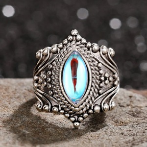 Anello Vintage con Effetto Pietra di Luna per Donne, Stile Nepal, Accessorio di Moda per Uso Quotidiano - Product Image 2