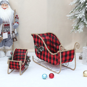Décorations de Noël en tissu à carreaux rouge et noir pour présentation de fêtes - Product Image 4