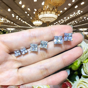 Pendientes Pequeños de Zirconia con Incrustaciones Completas, Estilo Geométrico Cuadrado, Joyería Sencilla y Elegante para Eventos de Alta Gama - Product Image 2