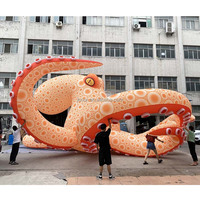Modèle de dessin animé géant de poulpe gonflable pour décoration de scène de festival de musique