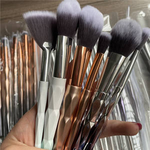 Juego de <span class=keywords><strong>Brochas</strong></span> de Maquillaje Nuevas, 20 Piezas, Juego de <span class=keywords><strong>Brochas</strong></span> de Maquillaje con Mango Colorido y Diseño Degradado de Diamantes - Product Image 3