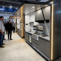 Cuisine extérieure moderne et modulaire avec armoires en alliage d'aluminium, crédence en granit, grill et évier étanches