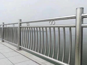 Moderno esterno in acciaio inox asta del tubo balaustra facile installazione <span class=keywords><strong>per</strong></span> le ville ringhiera del <span class=keywords><strong>balcone</strong></span> <span class=keywords><strong>corrimano</strong></span> del <span class=keywords><strong>balcone</strong></span> <span class=keywords><strong>corrimano</strong></span> - Product Image 2