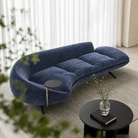 Canapé trois places de style nordique, revêtement en chenille, rembourrage en mousse haute densité, design en arc pour les petits meubles de maison
