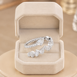 Anello a tre punte a forma di goccia per donna, gioiello da dito alla moda e scintillante - Product Image 4