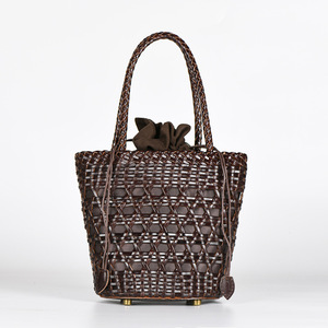Bolso Tote de Cuero Genuino para Mujer con Nudos, Cierre Abierto, Forro de Algodón y Diseño Calado - Product Image 4