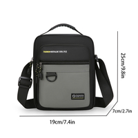Sac à main carré mini multi-poches tendance pour homme avec fermeture éclair, idéal pour le quotidien, les affaires et les trajets, en polyester moderne