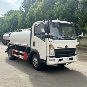 Camión Cisterna Sinotruk Howo 4X2 de 5 CBM, Camión Rociador de Agua Howo de 5000 L, Aspersor de Calle con Agua a Alta Presión, Personalizado - Product Image 2