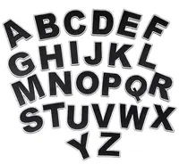 Kunden spezifisches Design verfügbar schwarzer Twill mit gestickten roten Stichen Eisen auf Buchstaben Stickerei Alphabete