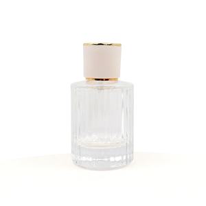 Botella de Perfume de Vidrio con Pulverizador y Difusor, Personalizable con Logotipo, 50ml 100ml, Tapa Blanca Dorada - Product Image 6