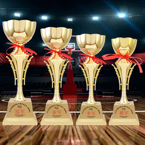 أكواب بلاستيك ذهبية مطلية بالذهب تُصمم حسب الطلب من المصنع في الصين للتذكار - Product Image 2