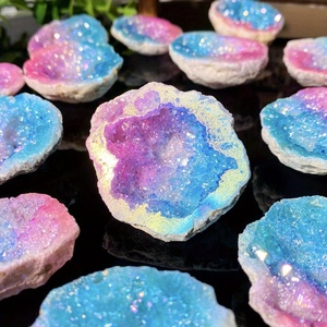 Vente en gros de cristaux de géode marocaine électroplaqués rose-bleu de haute qualité, pour la lithothérapie, tendance mode, objet de collection, souvenir, cadeau - Product Image 1