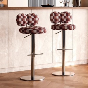 Tabouret de bar rouge et blanc à carreaux, hauteur réglable, usage commercial - Product Image 3