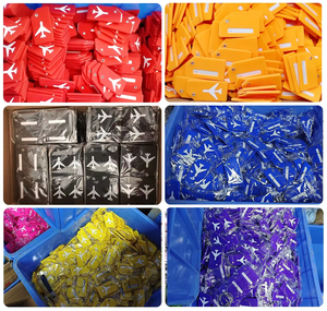 Étiquettes de bagage en silicone très vendues pour valises, étiquettes d'identification de voyage durables pour bagages d'avion, impression de logo et de lettres personnalisés - Product Image 6