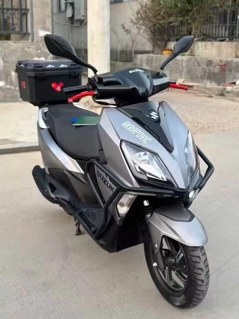 Suzuki UY 125cc ScooterMotorcycle, Available for Export. Directly Dispatched by the Manufacturer.