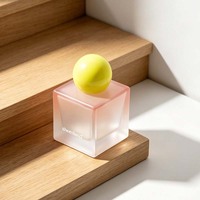 Flacon de parfum carré en verre transparent vide de 100 ml avec bouchon coloré et pompe pulvérisatrice à sertir, logo personnalisé