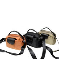 Bolso Tote Cruzado de Nylon Impermeable de Moda con Cierre de Cremallera, Diseño de Patrón de Caramelos, Detalle de Botón, Multiusos, Ligero y Duradero