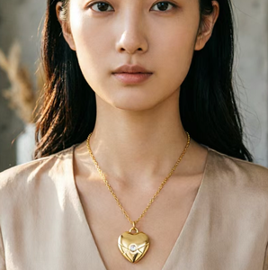 Collier à breloques tendance en acier inoxydable <span class=keywords><strong>de</strong></span> haute qualité, breloques cœur dorées DIY pour femmes - Product Image 2