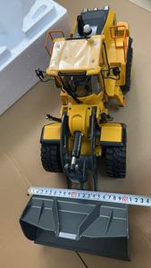 E592 Double Eagle 1:<span class=keywords><strong>16</strong></span> Maßstab 12-Kanal Ferngesteuerter Batteriebetriebener Metall-Lader Schaufel Wolvo 4-Rad-Antrieb Bulldozer - Product Image 4