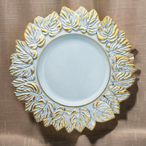 Piatti Segnaposto Rotondi con Bordo Dorato e Foglie in Rilievo per Decorazione Tavola Matrimoni ed Eventi - Product Image 1