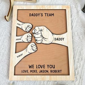 Plaque en bois personnalisée avec inscription « Fist Bump », cadeau pour la fête des pères ou un anniversaire, pour papa et les enfants. - Product Image 3