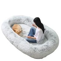 Lit pour chien géant de luxe en polaire corail et fausse fourrure, rose, gris, marron, solide, tendance, taille humaine, vente en gros