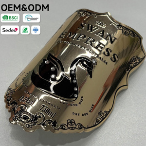 Etiquetas de Vino de Edición Coleccionista Personalizadas - Insignias con Relieve en Gel y Acabado en Oro Antiguo - Product Image 4
