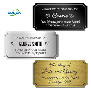 Placas de identificación de lápidas personalizadas Placa de identificación de metal de aluminio Signo Impresión colorida Placas de nombre con pegatinas - Product Image 4