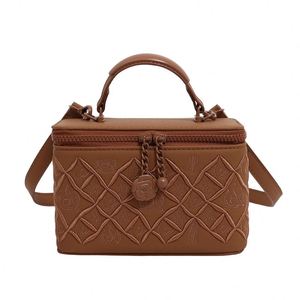 กระเป๋าถือ PU คุณภาพสูง รุ่นปี 2025 ปิดด้วยซิป บุด้วยโพลีเอสเตอร์ การออกแบบที่สามารถปรับเปลี่ยนได้ แฟชั่นสไตล์หรูหราสำหรับผู้หญิง - Product Image 4