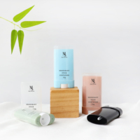 Botol wadah deodoran balsam putar naik plastik Oval Mini 15g warna-warni untuk perawatan diri