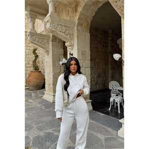 Conjunto Deportivo de Nylon Blanco, Cómodo y Transpirable, Estilo Vintage para Correr, Sudadera con Capucha, Logotipo Impreso, Tallas Grandes, Invierno - Product Image 1