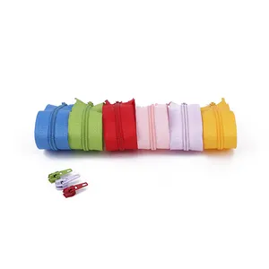 Direkter Fabrik verkauf Großhandel 3 #5 # Nylon Coil Zipper Roll Langkettige Bunte hochwertige Bekleidung Reiß verschlüsse Lager für Taschen Hosen