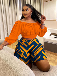 N8080 Completo Estivo Trendy Taglie Forti per Donna, Elegante Set Due Pezzi con T-shirt Arricciata e Pantaloncini Stampati - Product Image 4