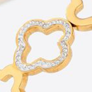 Bracciale in Acciaio Inossidabile con Fiore Traforato Quadrato, Placcato Oro, Gioiello Alla Moda per Donna, Idea Regalo - Product Image 4