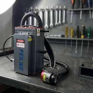 Machine de nettoyage au laser à fibre robuste de qualité industrielle, portable, avec sac à dos, <span class=keywords><strong>pour</strong></span> la rouille des métaux - Product Image 1