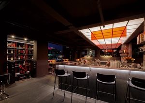Diseño Interior de Discoteca a Medida con Estética Moderna, Barra de Servicio y Vitrina Iluminada con LED - Product Image 5