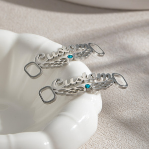 Alas huecas de acero inoxidable hechas a medida, incrustadas con los doce piedras de nacimiento y nombre y letra en inglés personalizados para calzado. - Product Image 4