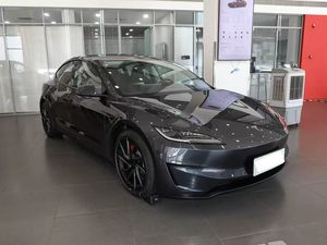 เทสล่า โมเดล 3 ปี 2022 มือสอง รุ่นขับเคลื่อนล้อหลัง พวงมาลัยซ้าย หลังคาซันรูฟ เบาะหนัง ระบบขับเคลื่อนไฟฟ้า  ประสิทธิภาพสูง คุ้มค่า ใช้ในเมืองได้ - Product Image 3