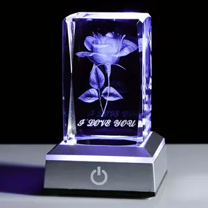 Honor of Crystal Wedding Gift Personalizado Crystal Rose Flower 3D Laser Crystal Gift con luz LED