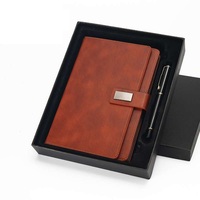 Kunden spezifisches Logo A5 B5 A4 Hand gefertigter PU-Leder-Notizblock Business Journal Gebundenes Tagebuch-Notizbuch mit Taschen machen Probe