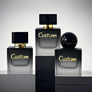 Chai nước hoa vuông sang trọng bằng thủy tinh, nắp gỗ đen vuông, dung tích 30ml, đầu xịt dạng bơm trong suốt, kèm hộp đựng. - Product Image 6