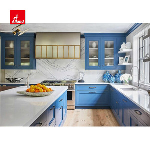 AllandCabinet <span class=keywords><strong>Hotte</strong></span> encastrée tricolore personnalisée avec bande en laiton Armoire <span class=keywords><strong>de</strong></span> <span class=keywords><strong>cuisine</strong></span> avec îlot <span class=keywords><strong>de</strong></span> comptoir en quartz et noyer - Product Image 2