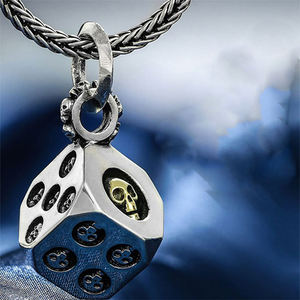 Colgante de dados de esqueleto, collar Vintage, cadena de hueso minimalista, joyería, accesorio para hombres, colección de reliquias de jugadores negros de probabilidad - Product Image 3