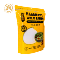 Op maat gemaakte logo bedrukte vierkante bodem vochtbestendige diepvriesvoedselverpakking met ritssluiting en transparant venster voor ramen noodles