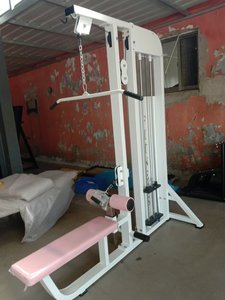 Xinruifitness <span class=keywords><strong>Lat</strong></span> <span class=keywords><strong>pulldown</strong></span> thép thương mại Thiết bị tập thể dục sức mạnh Máy đào tạo có thể điều chỉnh pin nạp - Product Image 3