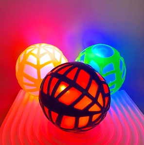 Pelota de Tenis de Dos Colores TPR, Juguete Interactivo Unisex, Pelota Suave para Hacer Malabares para Niños - Product Image 2
