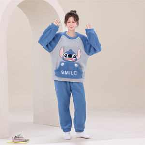 Pijamas para hombres mujeres invierno piña terciopelo Jacquard pantalones de manga larga lindo bolsillo de dibujos animados pijamas conjunto de dos piezas - Product Image 3